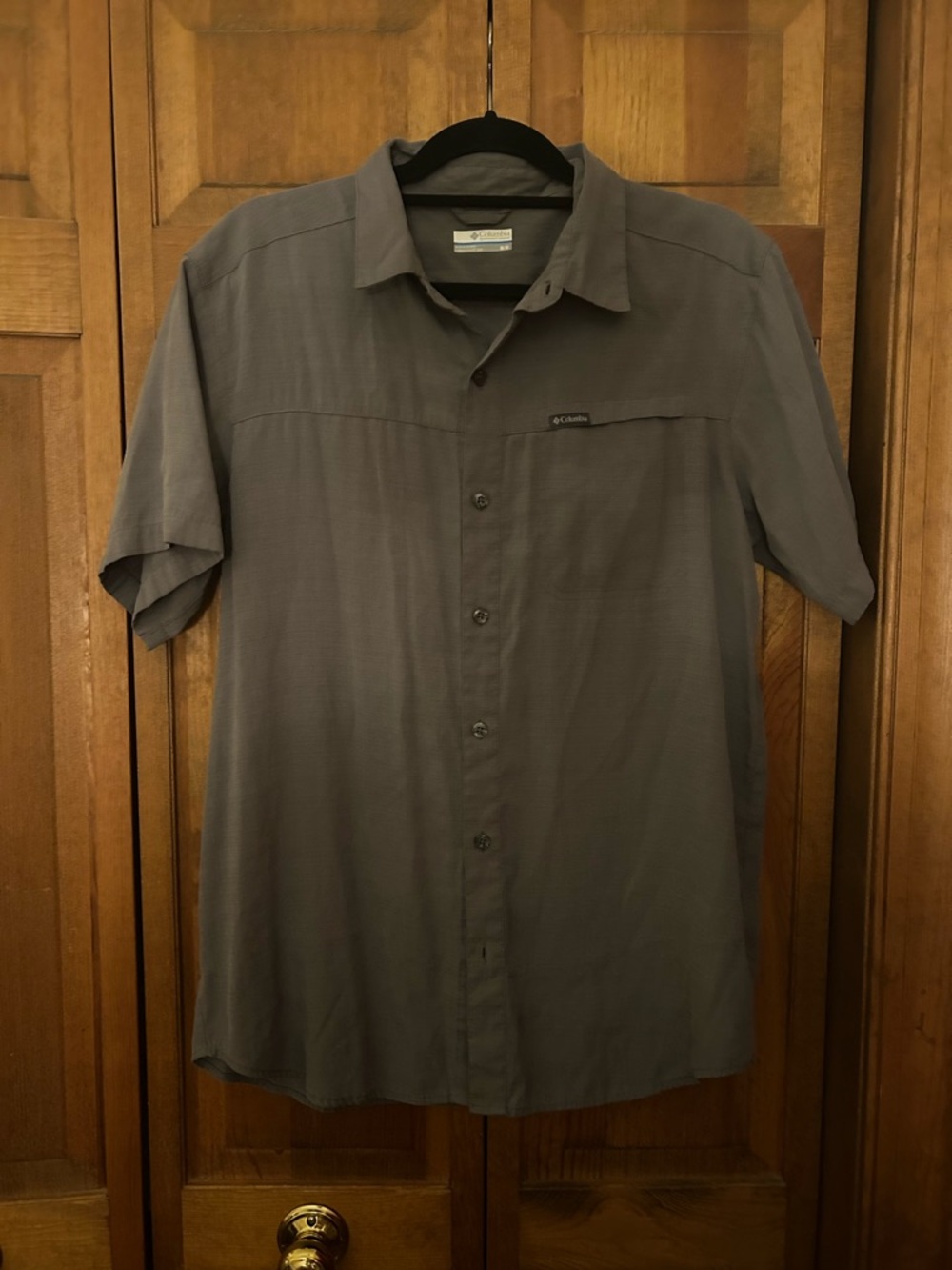 Columbia Sportswear M Casual Grey Short-sleeve Athleisure Button Down Shirt